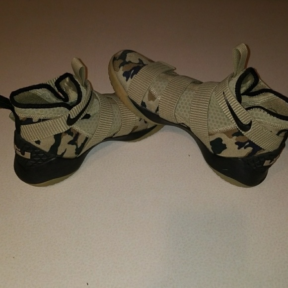 Nike LeBron Soldier 11 - Picture 4 of 7